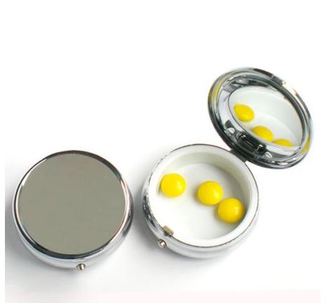 Funny 1950s Retro Lady Pill Box – Sarcastic Silver Metal Pill Case Organizer with Quote